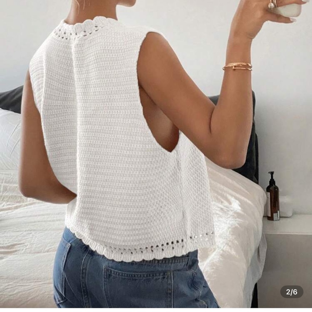 SHEIN White Knit Sleeveless Top